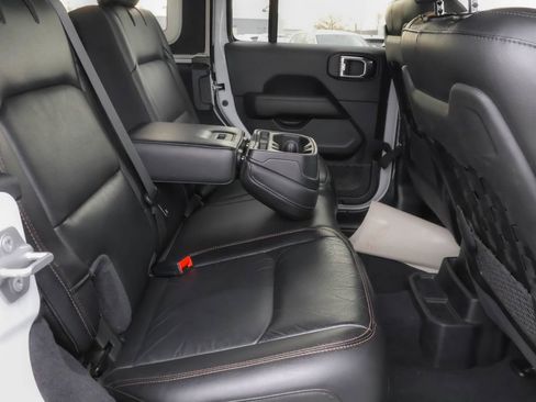 Used 2021 Jeep Wrangler Unlimited Rubicon w/ Trailer Tow Package image 30