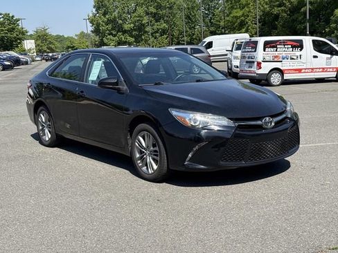 Used 2016 Toyota Camry SE FWD image 1