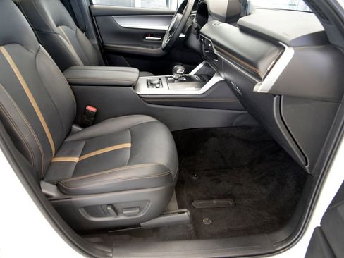 Certified 2024 MAZDA CX-90 Plug-In Hybrid w/ Premium Plus image 32