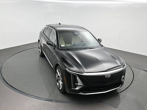 Used 2026 Cadillac Lyriq Signature Luxury w/ Nappa Leather Package AWD/4WD image 40