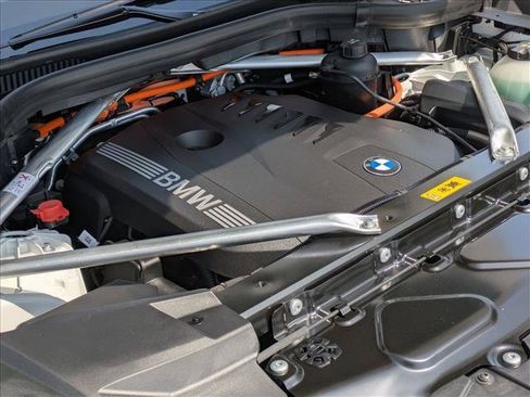 Used 2026 BMW X5 xDrive50e w/ M Sport Package AWD/4WD image 18