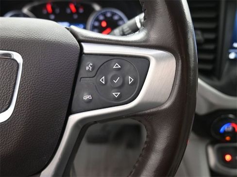 Used 2020 GMC Acadia SLE w/ Driver Convenience Package image 2