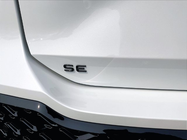 New 2026 Volkswagen Tiguan SE R-Line FWD image 10