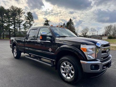 Used 2011 Ford F250 Lariat w/ Lariat Ultimate Pkg image 4