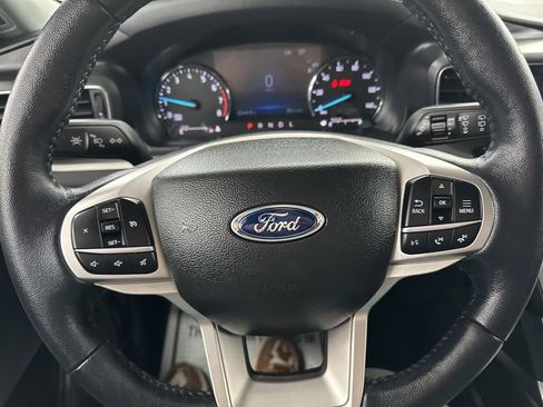 Used 2022 Ford Explorer XLT w/ Equipment Group 202A image 34