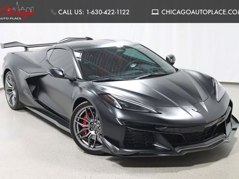 Used 2025 Chevrolet Corvette Z06 RWD image 1