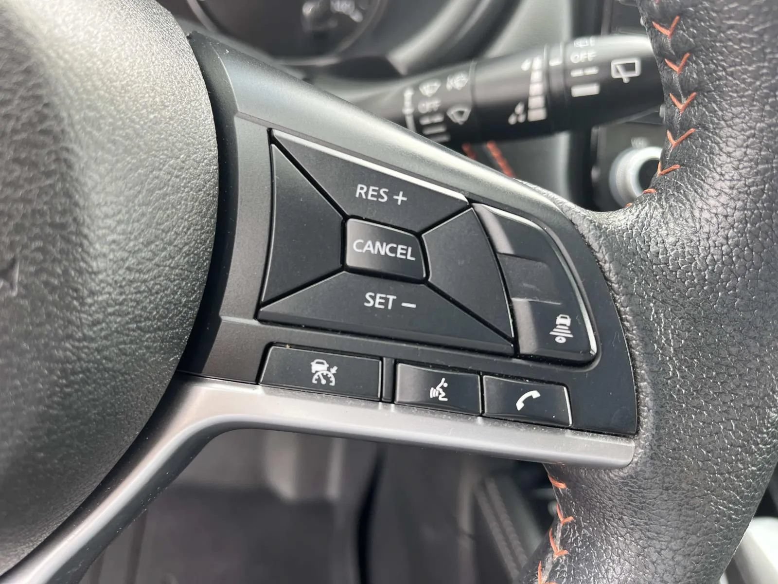 Used 2023 Nissan Kicks SR w/ Exterior Package FWD image 31