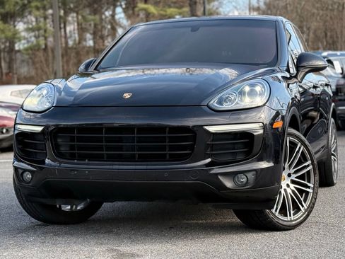 Used 2017 Porsche Cayenne image 1