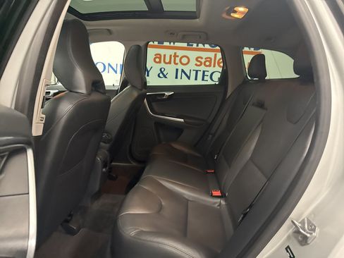 Used 2015 Volvo XC60 T5 AWD/4WD image 13