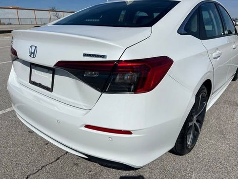 Used 2023 Honda Civic Touring image 9