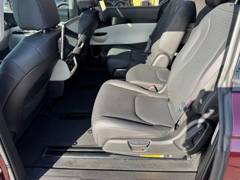 Certified 2023 Kia Carnival SX Prestige FWD image 14