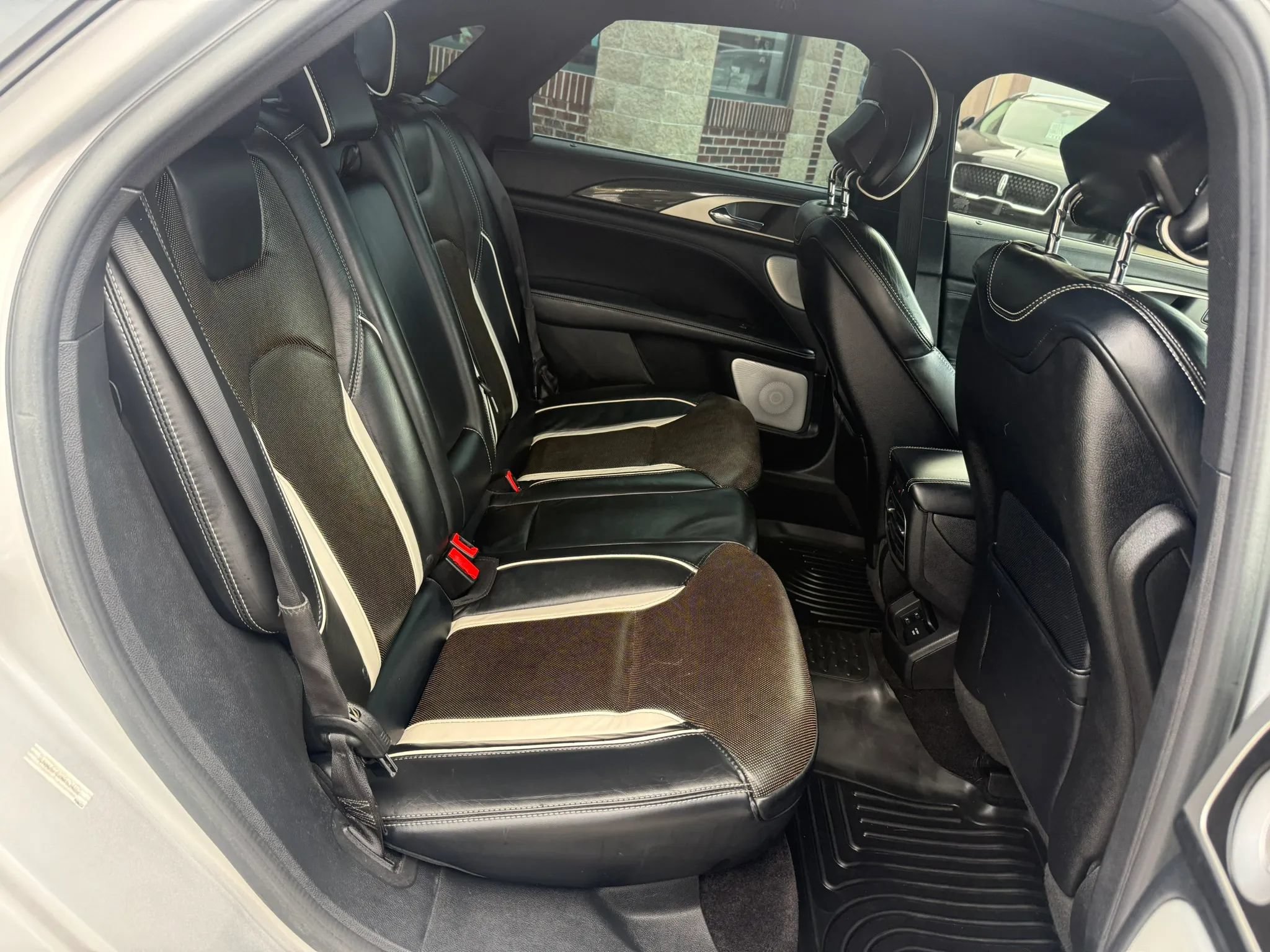 Used 2017 Lincoln MKZ Reserve w/ Luxury Package AWD/4WD image 33