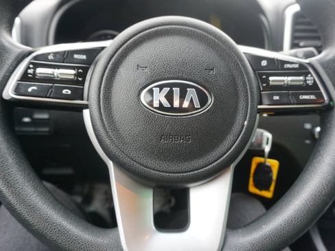 Used 2020 Kia Sportage LX image 14