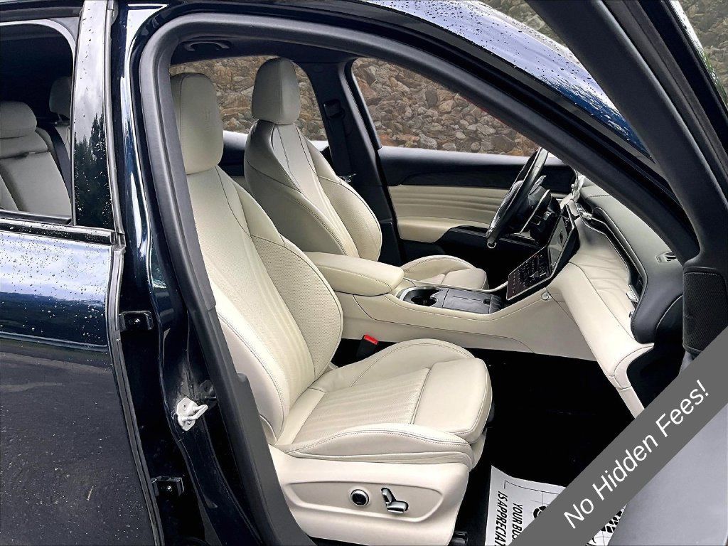Used 2023 Maserati Grecale Modena AWD/4WD image 7
