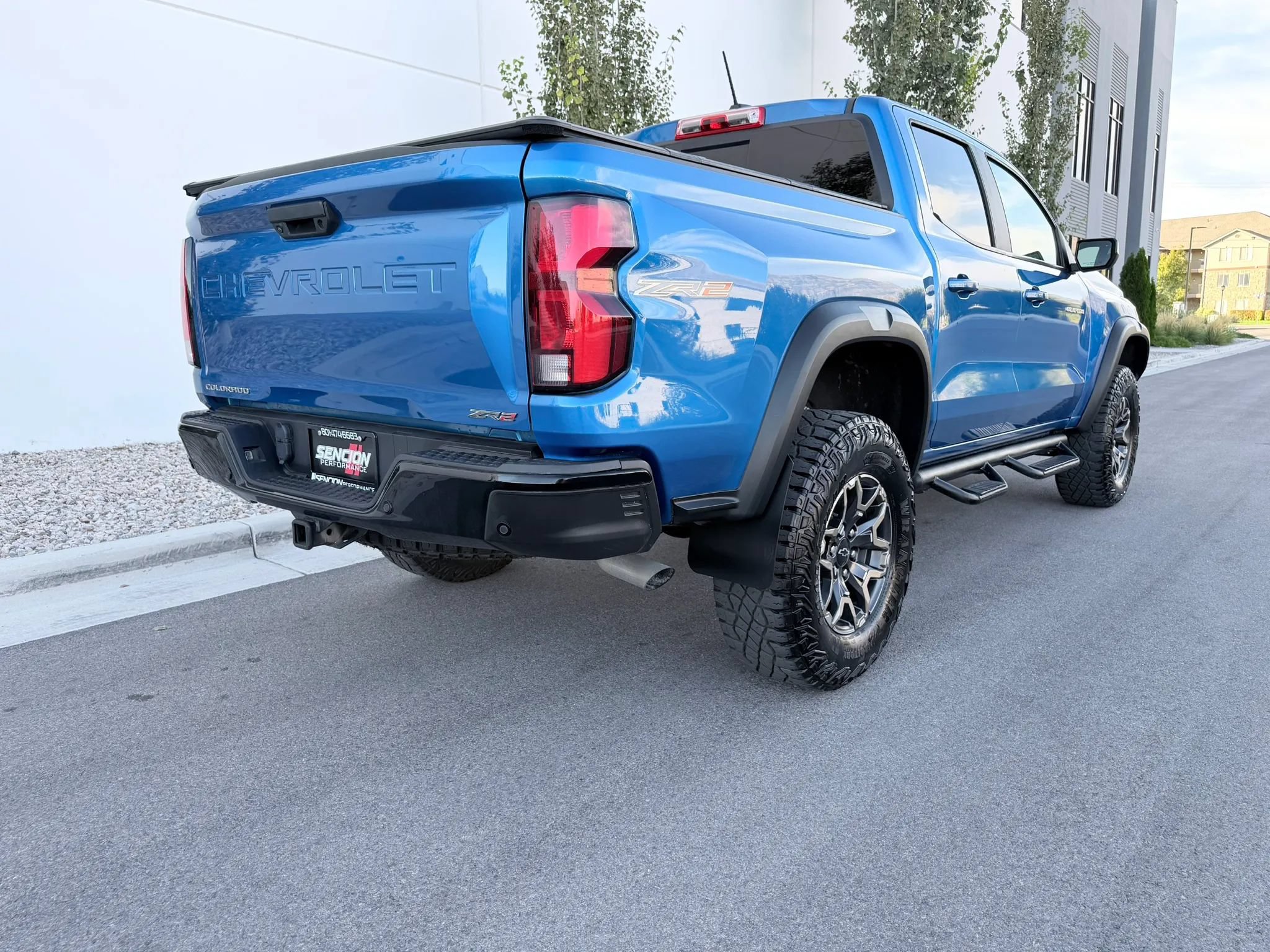 Used 2024 Chevrolet Colorado ZR2 w/ Technology Package AWD/4WD image 6