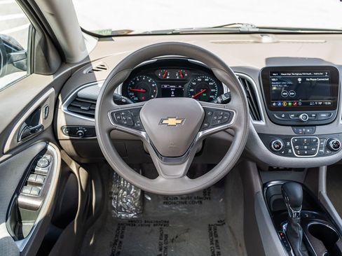 Used 2025 Chevrolet Malibu LT image 23
