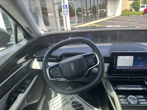 Used 2024 Lincoln Nautilus Reserve w/ Equipment Group 202A AWD/4WD image 11