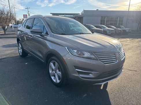 Used 2017 Lincoln MKC Premiere image 4