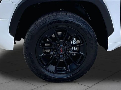 Used 2024 Toyota Tundra SR5 w/ SR5 Convenience Package AWD/4WD image 11