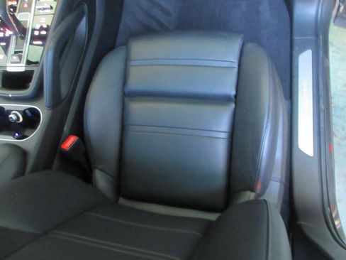 Used 2023 Porsche Cayenne AWD/4WD image 29