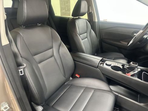 Used 2025 Nissan Rogue SL w/ SL Premium Package image 27