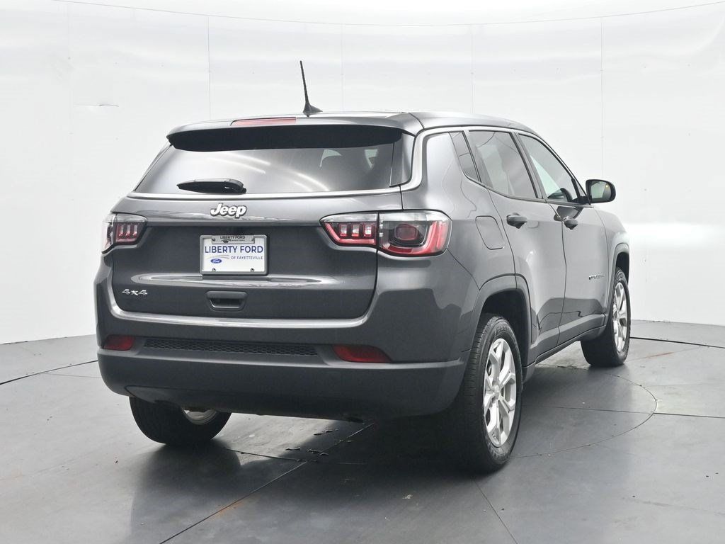 Used 2024 Jeep Compass Sport AWD/4WD image 6