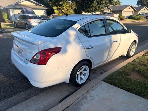 Used 2016 Nissan Versa SV FWD image 2