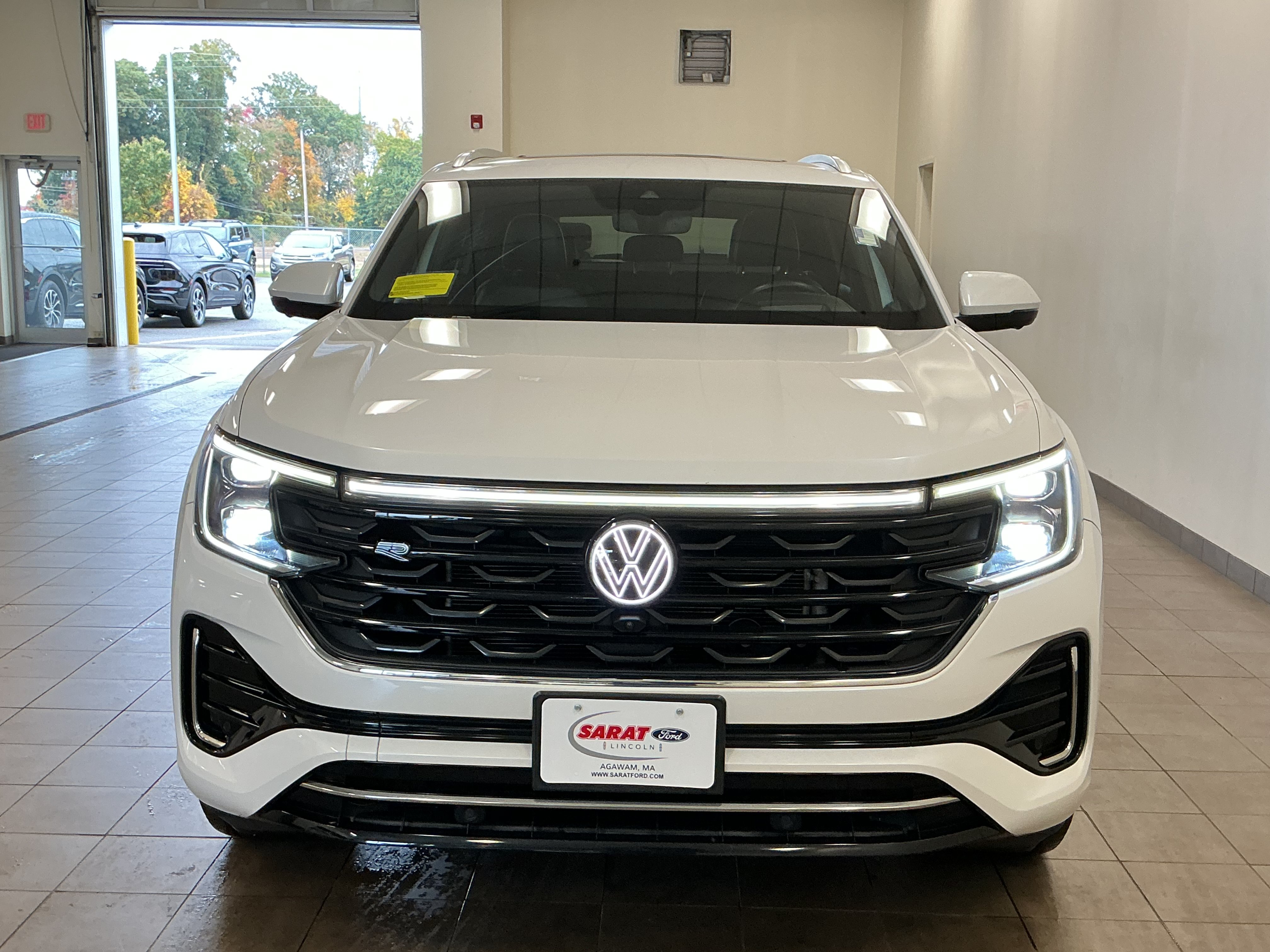 Used 2024 Volkswagen Atlas Cross Sport SEL Premium R-Line AWD/4WD image 3