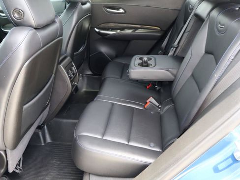 Used 2025 Cadillac XT4 Sport w/ Technology Package FWD image 25