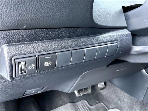 Certified 2024 Toyota Corolla SE FWD image 32