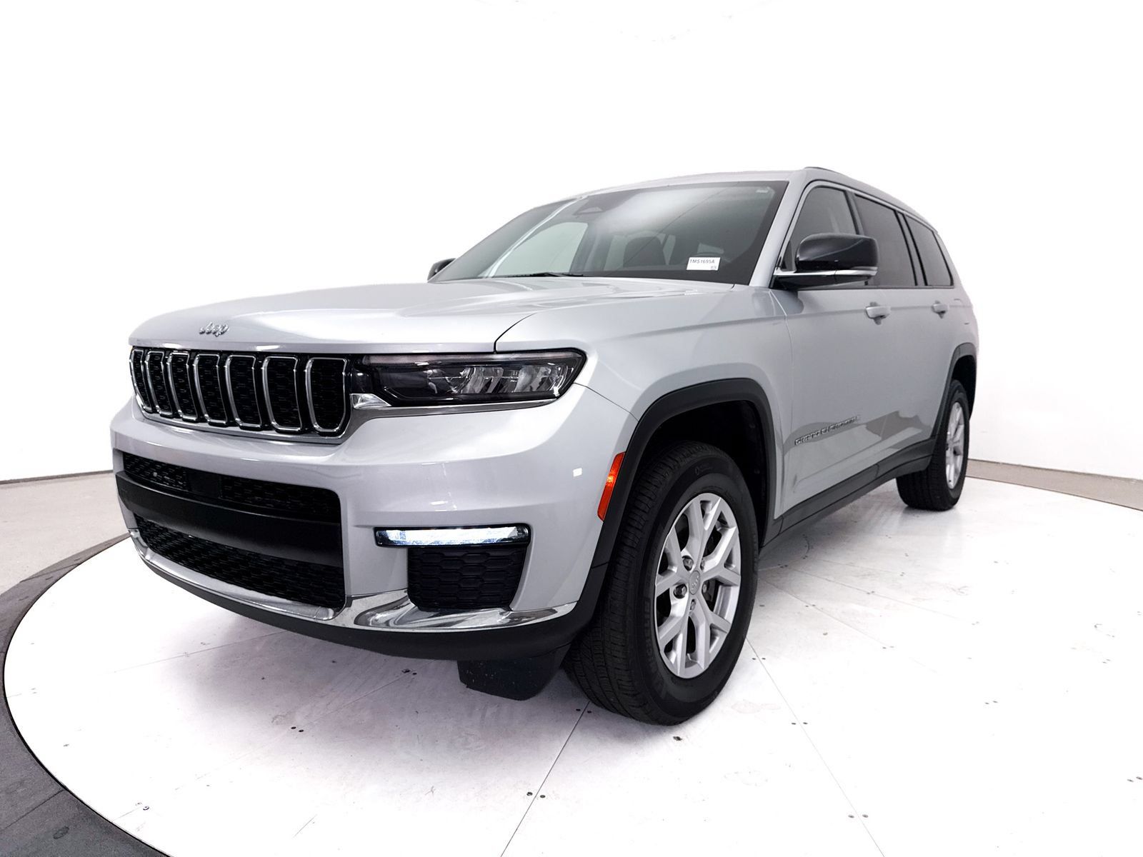 Used 2022 Jeep Grand Cherokee L Limited AWD/4WD image 16