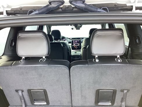 New 2025 Jeep Grand Cherokee L Laredo image 8