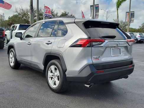 Used 2019 Toyota RAV4 XLE image 9