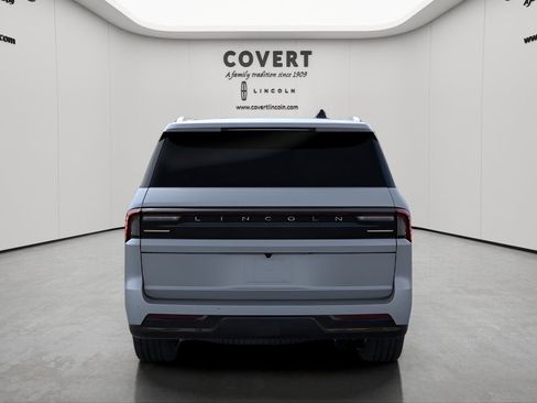 New 2025 Lincoln Navigator Reserve image 5