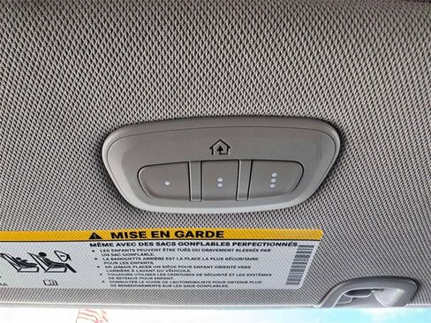 Used 2024 Chrysler Pacifica Limited image 24