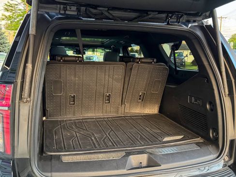 Used 2023 Chevrolet Suburban RST w/ Luxury Package AWD/4WD image 18