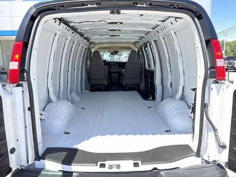 Used 2025 GMC Savana 2500 Extended w/ Driver Convenience Package RWD image 23
