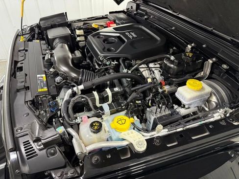 Used 2022 Jeep Wrangler Unlimited Sahara image 25