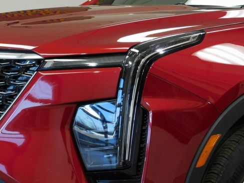 Used 2024 Cadillac XT4 Luxury w/ Cold Weather Package image 20