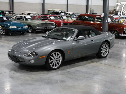 Used 2004 Jaguar XK8 Convertible image 36