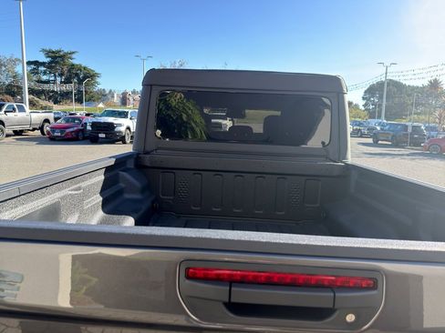 New 2026 Jeep Gladiator Mojave w/ Steel Bumper Group image 8