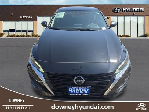 Used 2025 Nissan Altima 2.5 SV FWD image 8