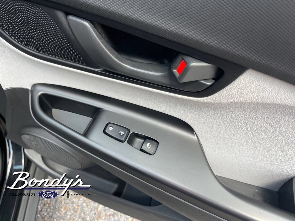 Used 2022 Hyundai Kona SEL FWD image 19