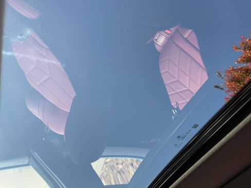 Certified 2025 BMW 530i xDrive w/ Premium Package image 28