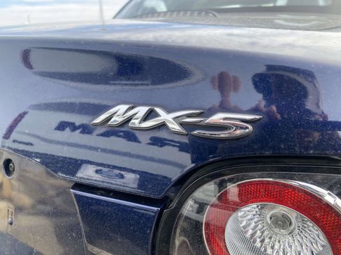 Used 2008 MAZDA MX-5 Miata Grand Touring w/ Premium Pkg image 9