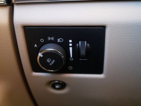 Used 2017 Jeep Grand Cherokee Limited w/ Luxury Group II image 26