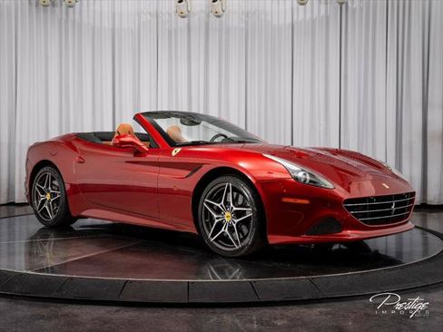 Used 2017 Ferrari California T RWD image 15
