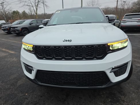 New 2025 Jeep Grand Cherokee Limited image 16