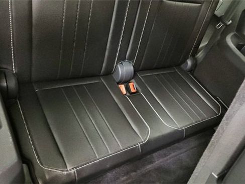 Used 2023 Volkswagen Tiguan SE R-Line image 29