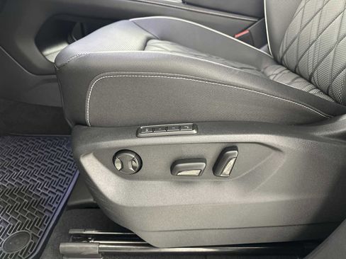 Used 2025 Volkswagen Atlas SEL Premium R-Line image 26